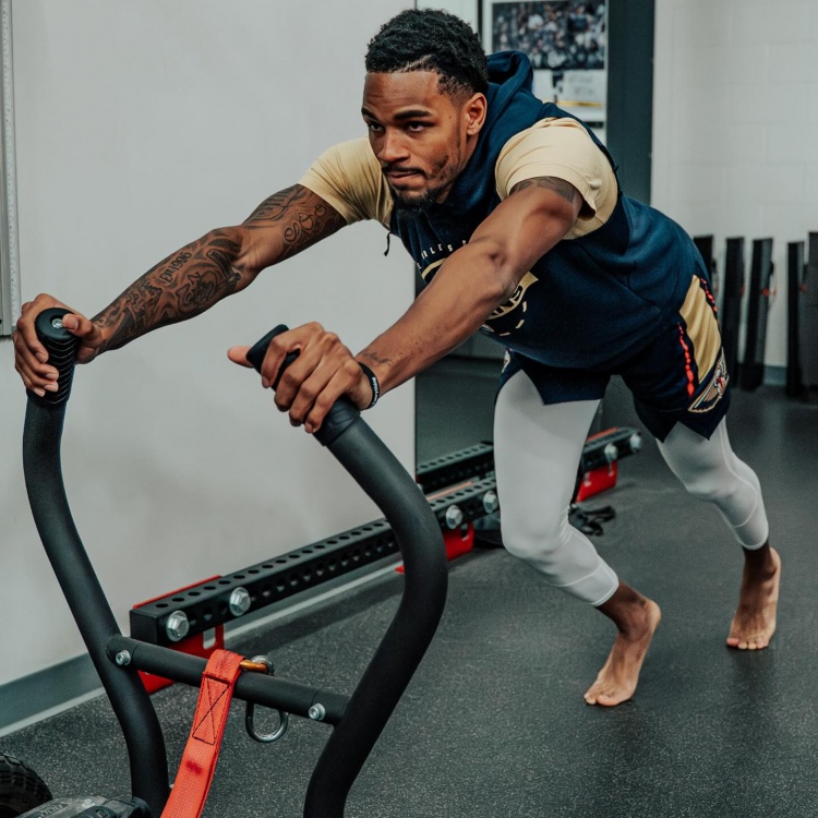 立博体育网站-至今还未复出！德章泰·穆雷晒训练照：2026年！冲呀！