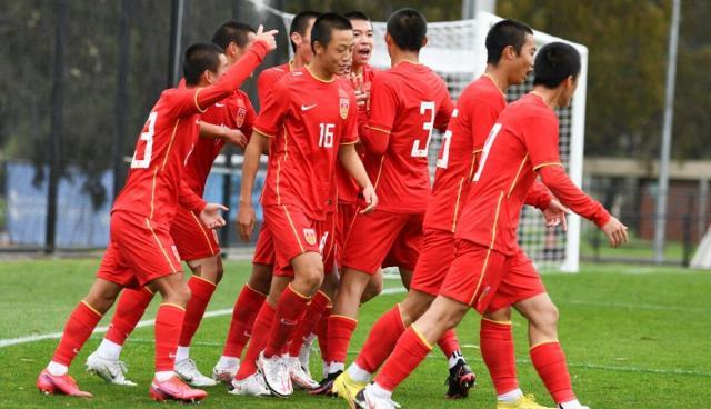 立博外围平台-揭秘国少9比0大胜背后 杨晨的低调“骗”过了所有人