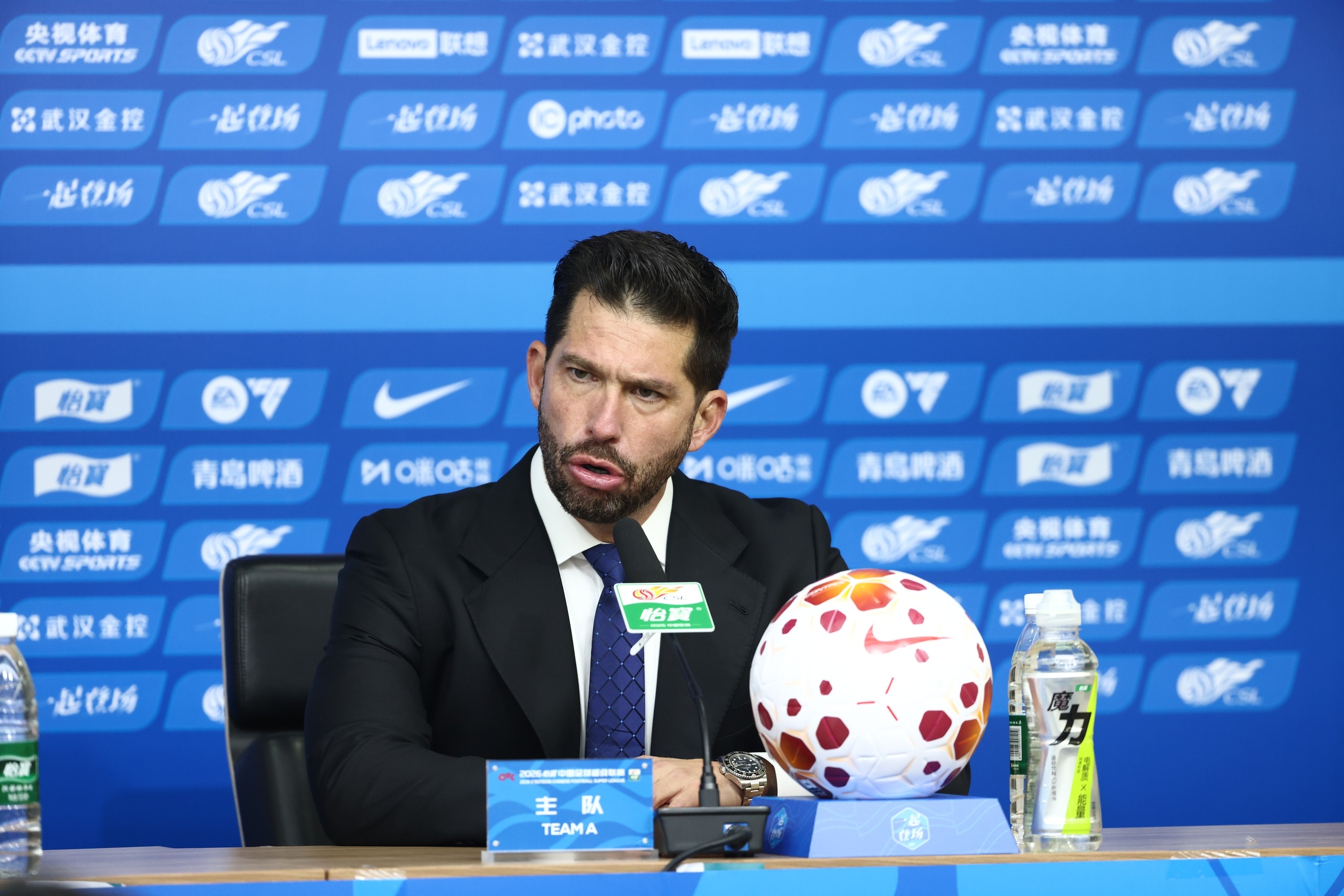 Ladbrokes-三镇主帅：丢球因注意力不集中和自身失误，球员精气神很不错