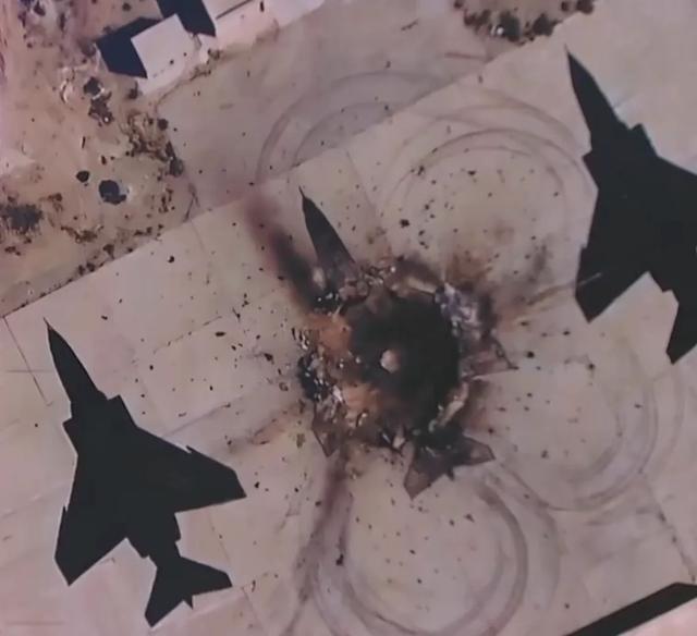 立博体育网站-以色列宣布击毁伊朗战机，并公布导弹轰炸画面，而画面中被炸“战机”纹丝不动，竟是画在停机坪上的涂鸦